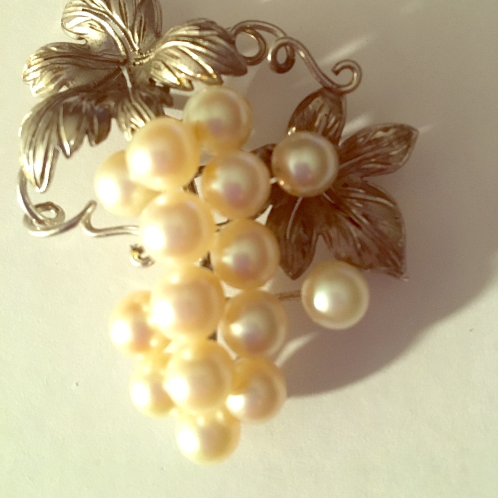 Antique Akoya Pearl Grape Cluster Brooch